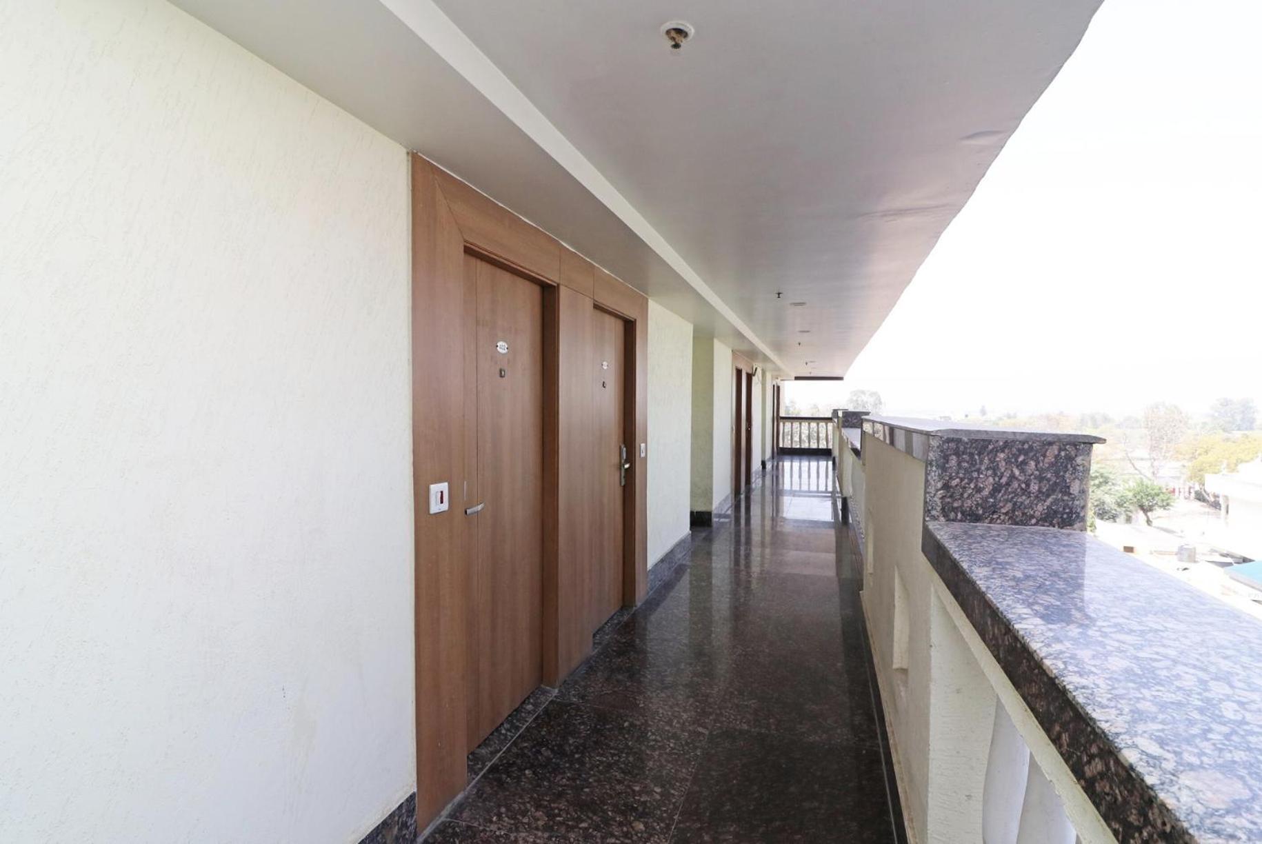 Hotel Lotus Paradise - Banquet & Dining - Near Murthal Sukhdev Rāi Exterior foto