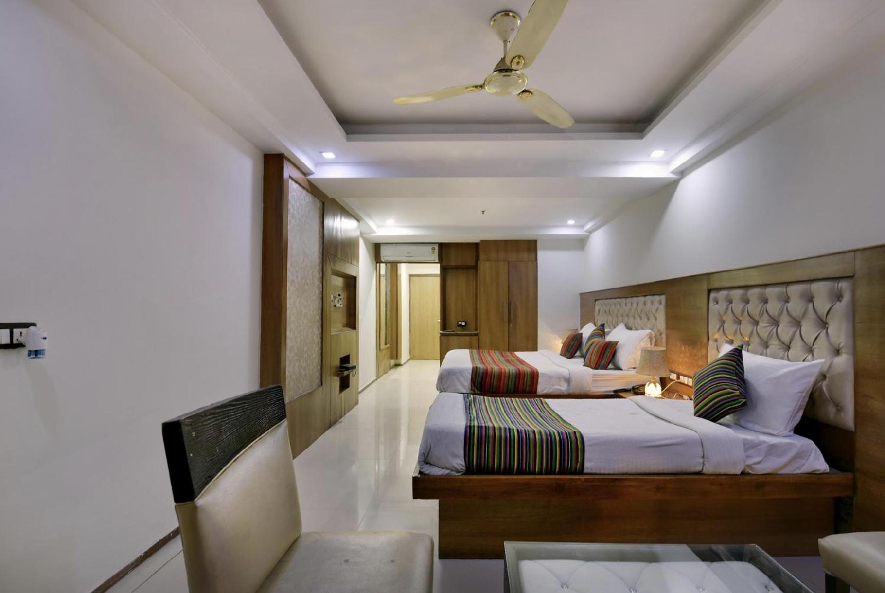 Hotel Lotus Paradise - Banquet & Dining - Near Murthal Sukhdev Rāi Exterior foto