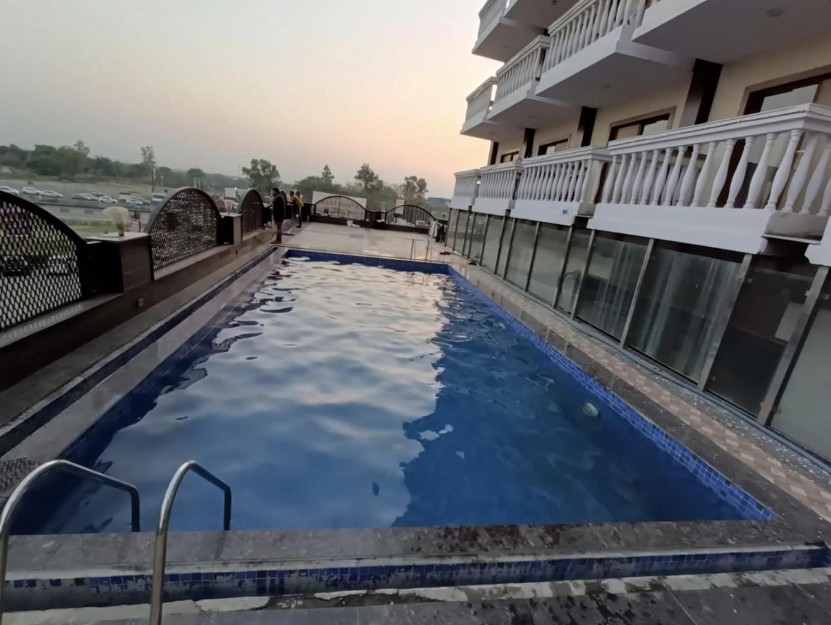 Hotel Lotus Paradise - Banquet & Dining - Near Murthal Sukhdev Rāi Exterior foto